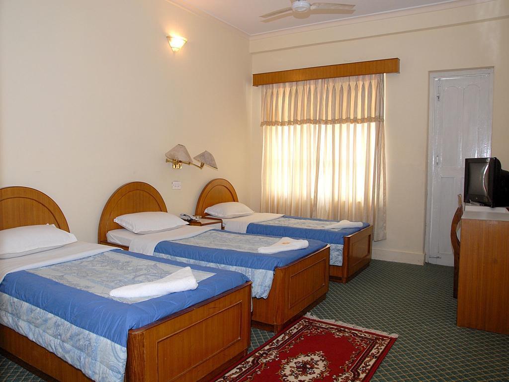 Hotel Blue Heaven Pokhara Exterior photo